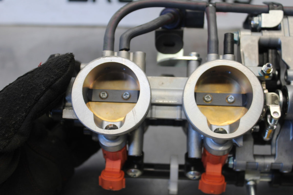 20-22 KAWASAKI NINJA ZX6R MAIN FUEL INJECTORS / THROTTLE BODIES BB884-B