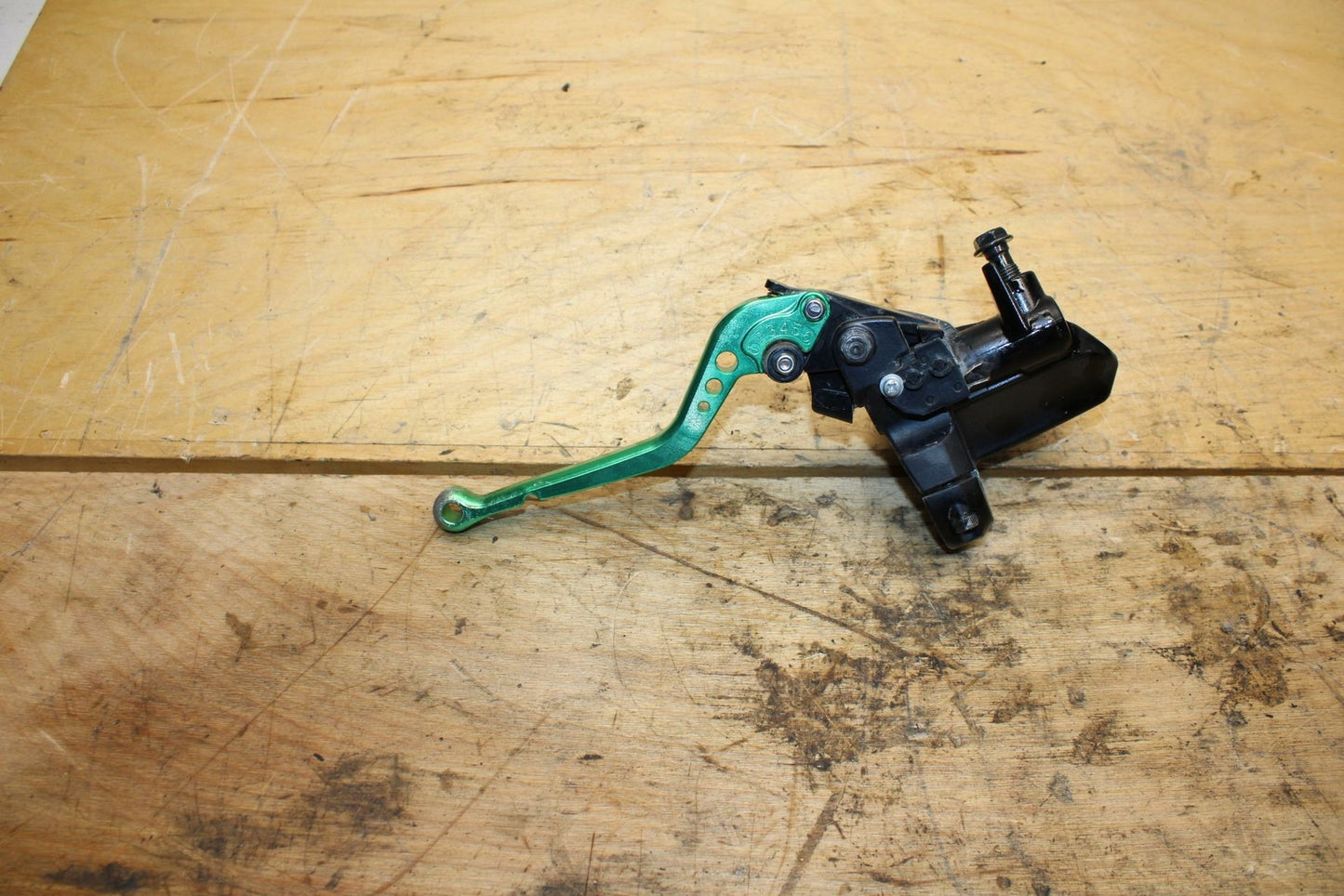 09-10 KAWASAKI ER-6N FRONT BRAKE MASTER CYLINDER w/ LEVER BB325