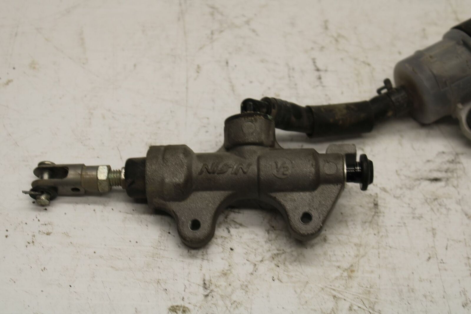 08-17 YAMAHA YZF R6 REAR BACK BRAKE MASTER CYLINDER W RESERVOIR BB354