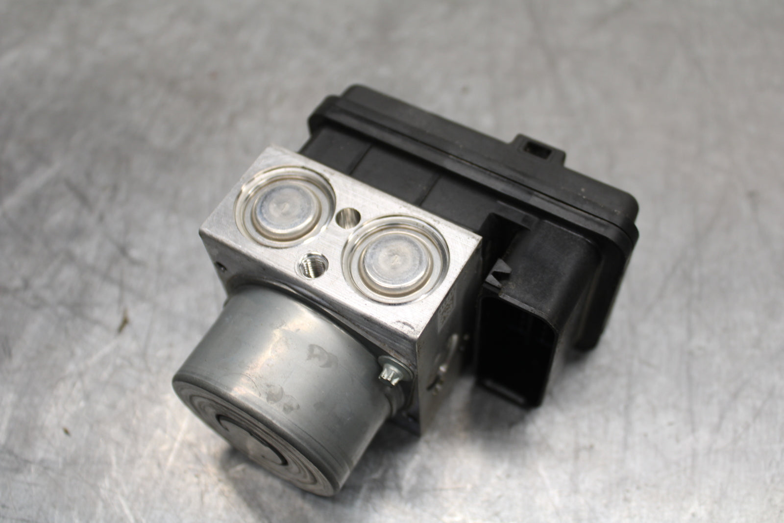 22-24 YAMAHA XSR900 ABS PUMP UNIT MODULE BB710