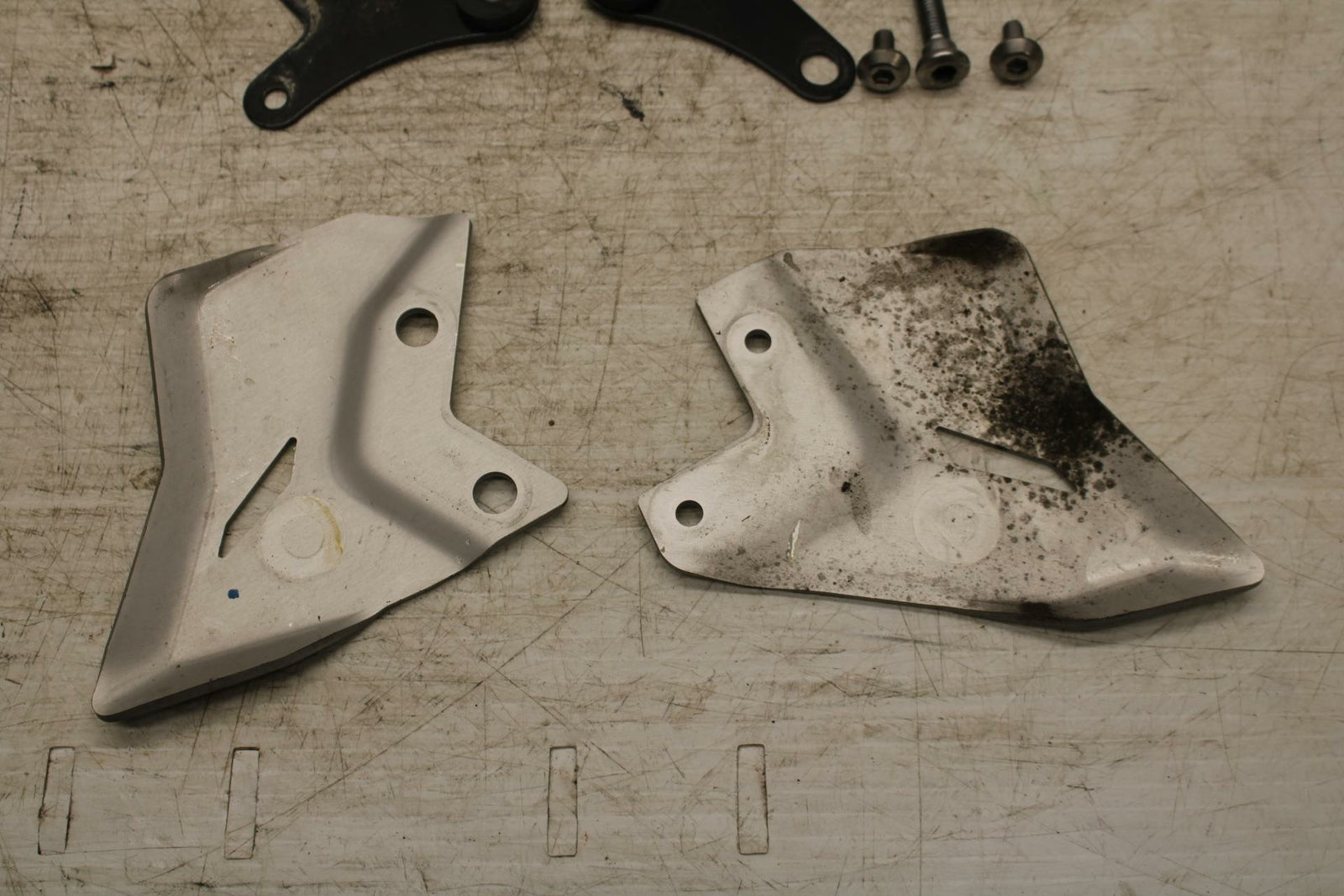 17-20 KAWASAKI NINJA 650 RIGHT LEFT REARSET REAR SET HEEL GUARD COVERS BB364 