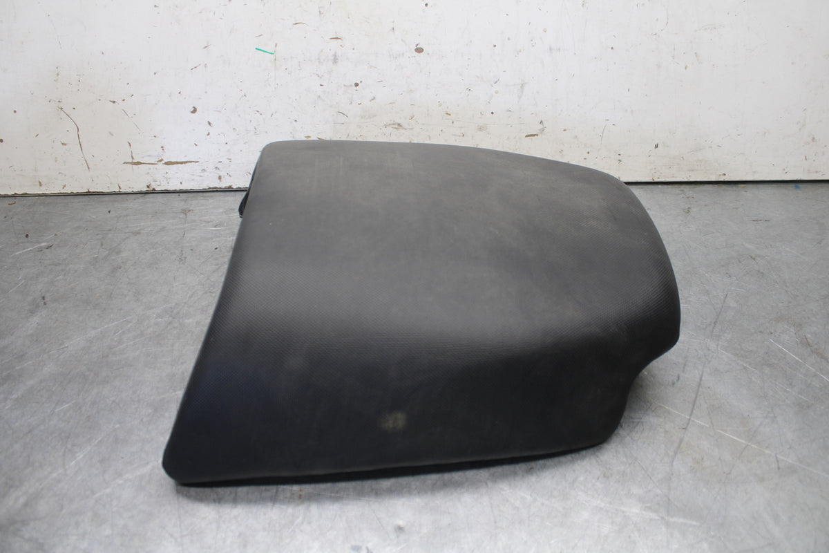 01-06 TRIUMPH TIGER 955I REAR BACK PASSENGER TANDEM SEAT PAD SADDLE BB693