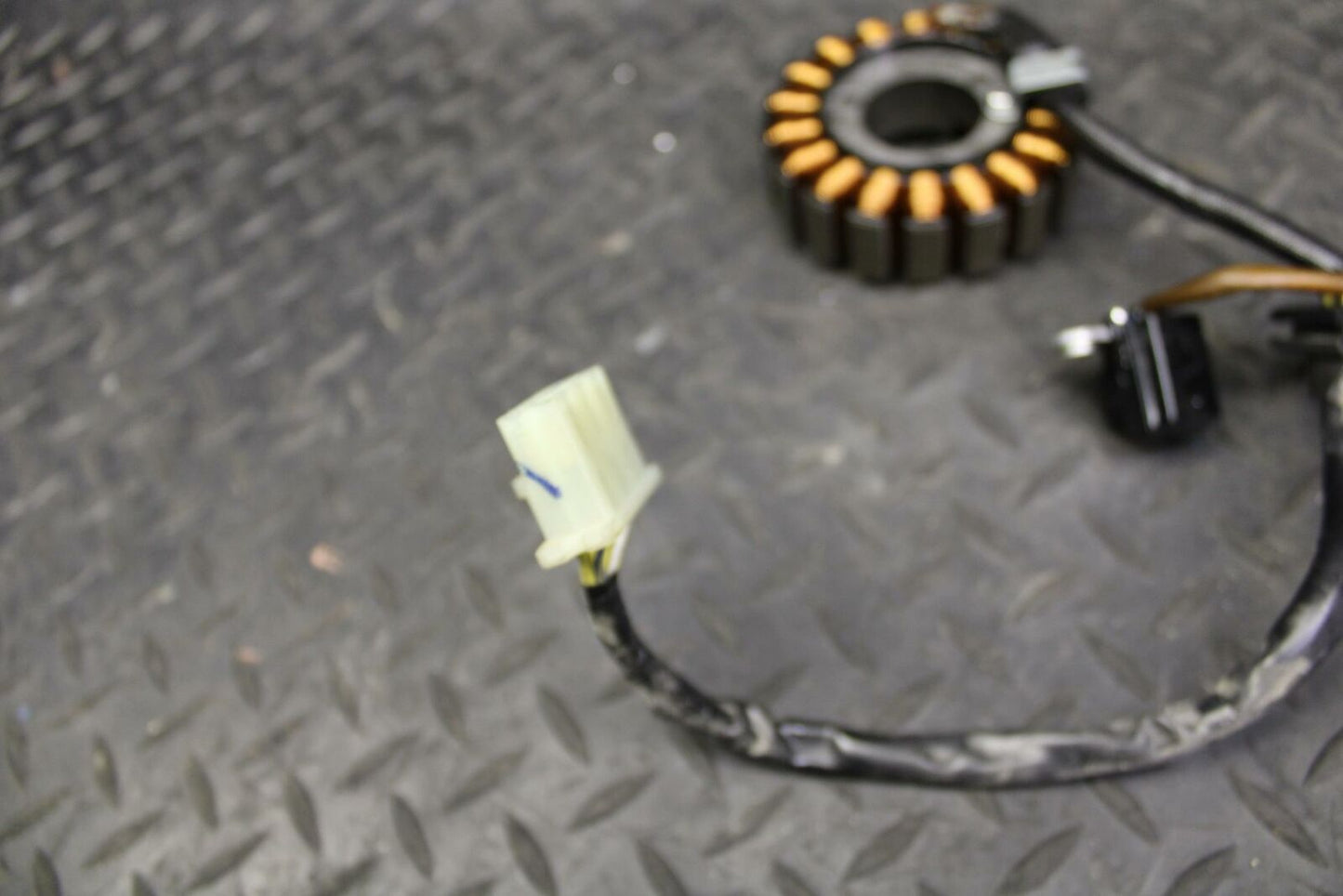 08 HONDA CBR125R STATOR GENERATOR ALTERNATOR MAGNETO bb180