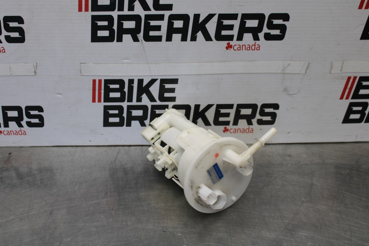 12 TRIUMPH STREET TRIPLE R FUEL PUMP GAS PETROL SENDER UNIT BB914