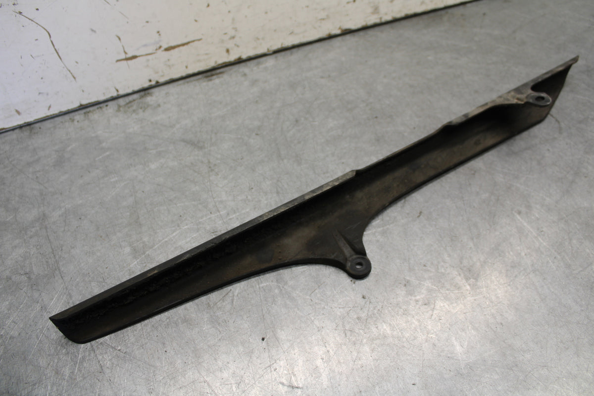 07-08 TRIUMPH DAYTONA 675 REAR BACK DRIVE CHAIN GUARD COVER T2050400 BB685