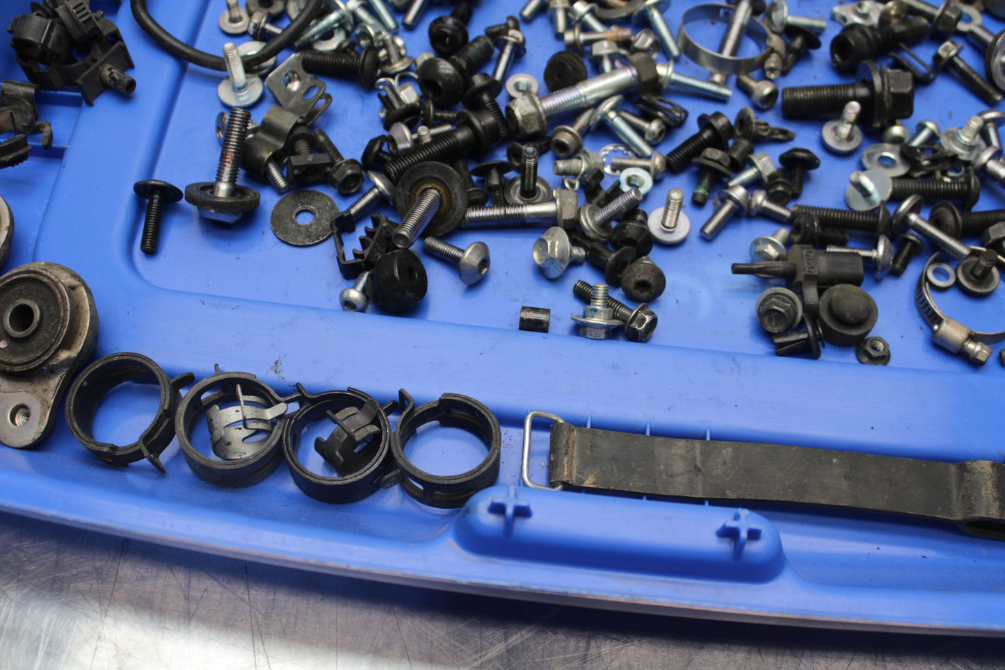 14-17 YAMAHA FZ07 MOUNTING BOLTS HARDWARE MOTOR SCREWS BB162