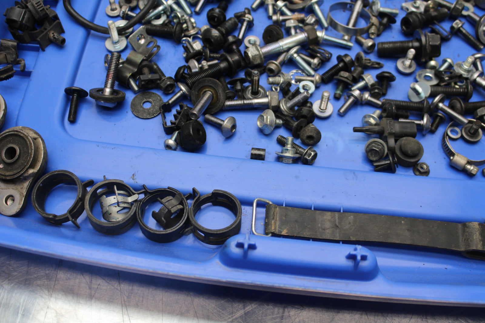 14-17 YAMAHA FZ07 MOUNTING BOLTS HARDWARE MOTOR SCREWS BB162