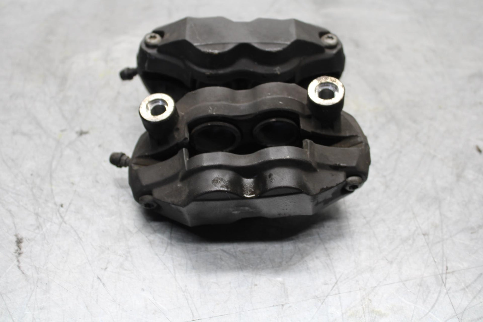 2006 Suzuki GSXR600 RIGHT LEFT FRONT BRAKE CALIPER SET PAIR CALIPERS  BB447