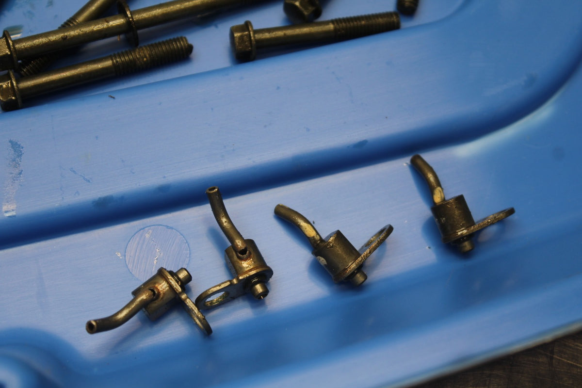 03 SUZUKI GSXR600 ENGINE MOUNTING BOLTS HARDWARE MOTOR SCREWS BB801