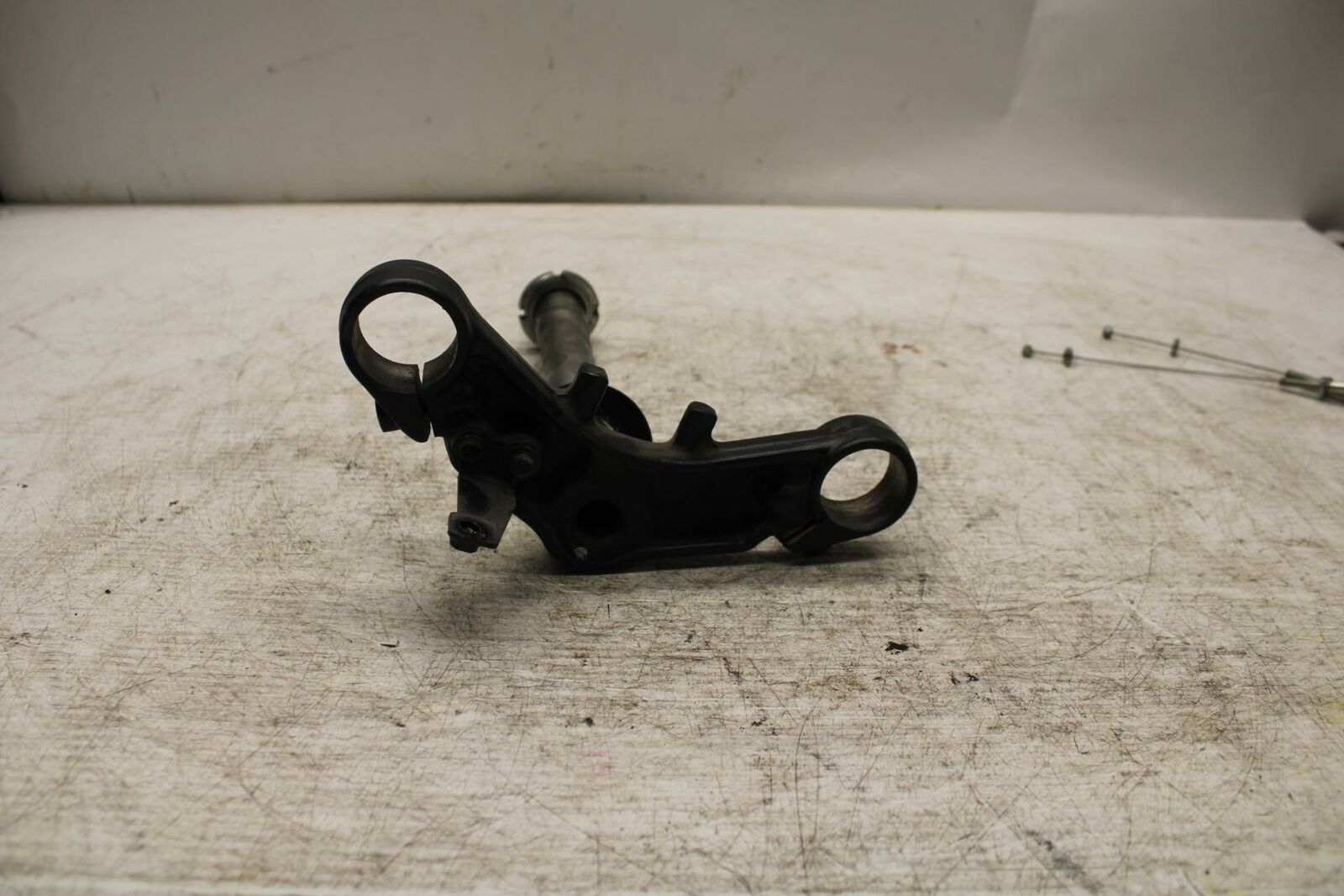 12-13 KAWASAKI EX300 NINJA FRONT FORKS CLAMP LOWER TRIPLE TREE STEM BB373