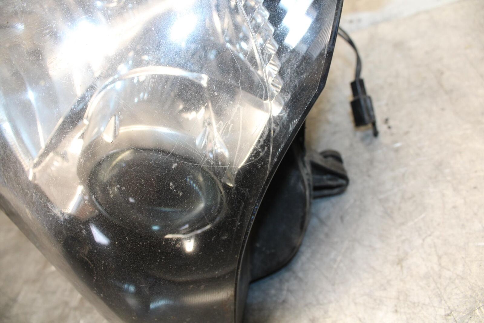 2007 Suzuki GSXR600 FRONT HEADLIGHT HEAD LIGHT LAMP 35100-01H01-999 BB540