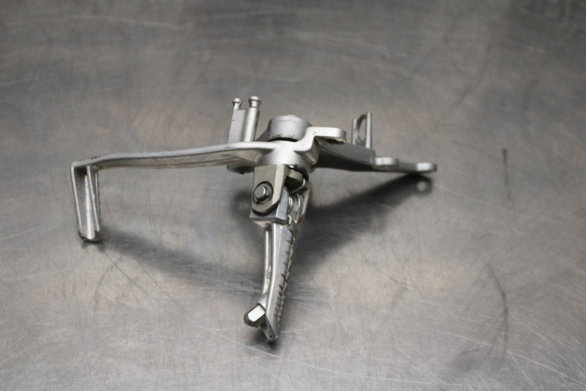 08-10 SUZUKI GSXR 600 RIGHT REARSET REAR SET DRIVER FOOT PEG REST STOP BB810