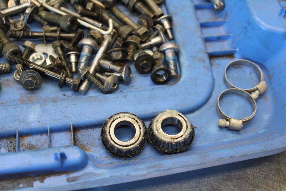 07 SUZUKI BOULEVARD M50 MOUNTING BOLTS HARDWARE SCREWS BB897