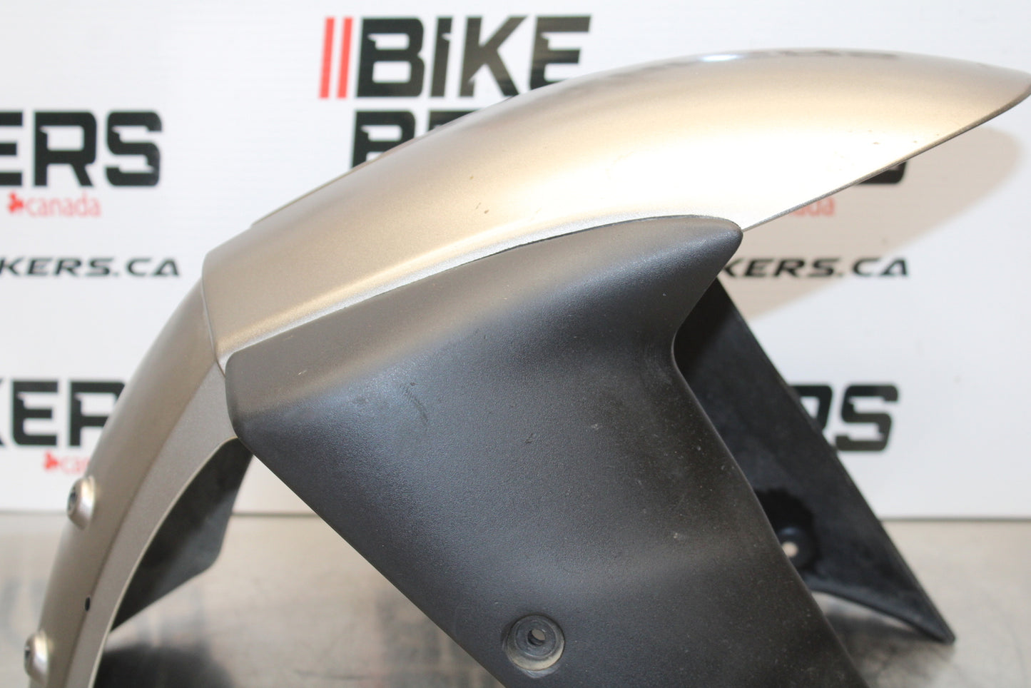 04-05 KAWASAKI NINJA ZX10R FRONT WHEEL FENDER COWL FAIRING BB163