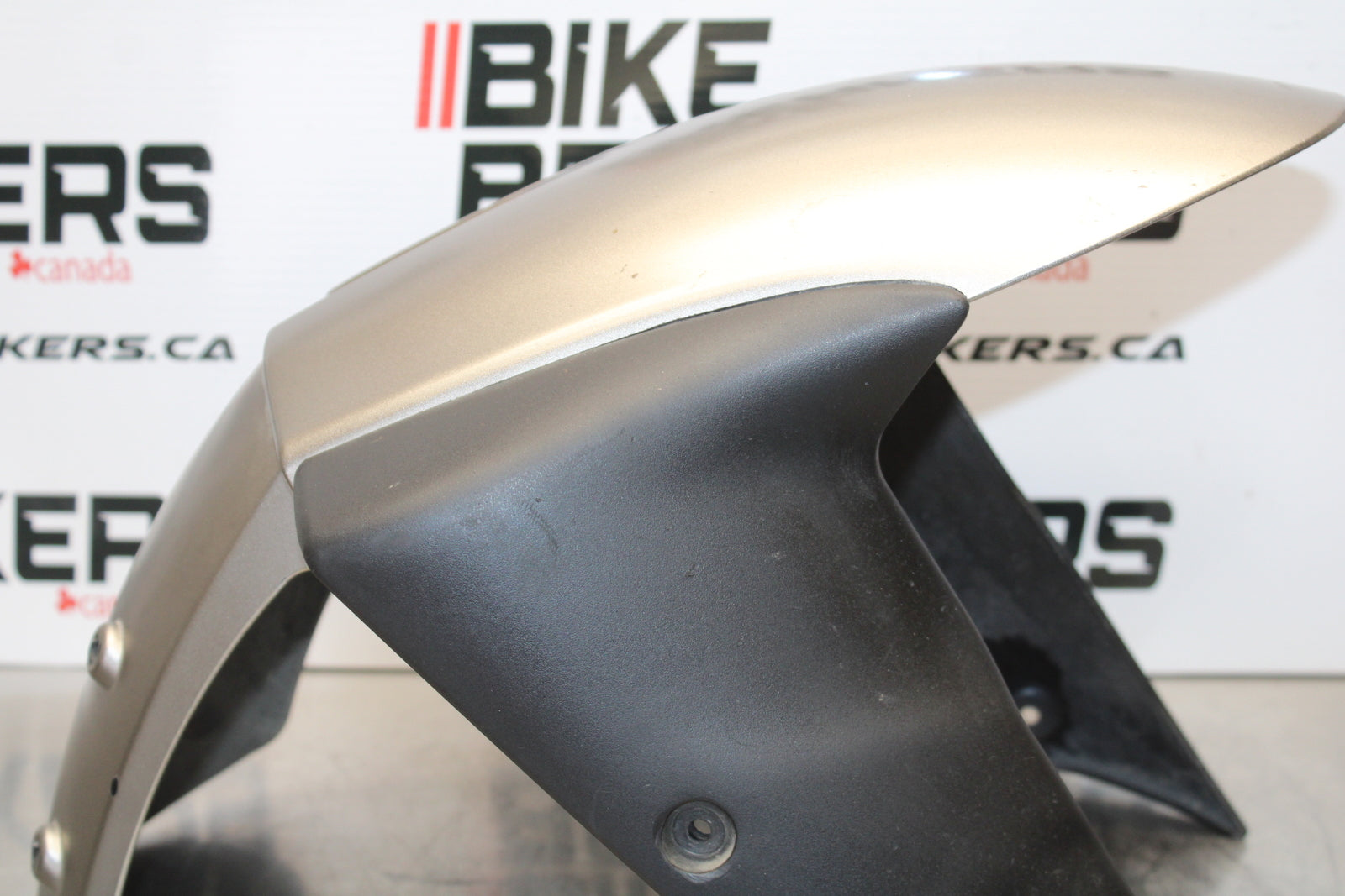 04-05 KAWASAKI NINJA ZX10R FRONT WHEEL FENDER COWL FAIRING BB163