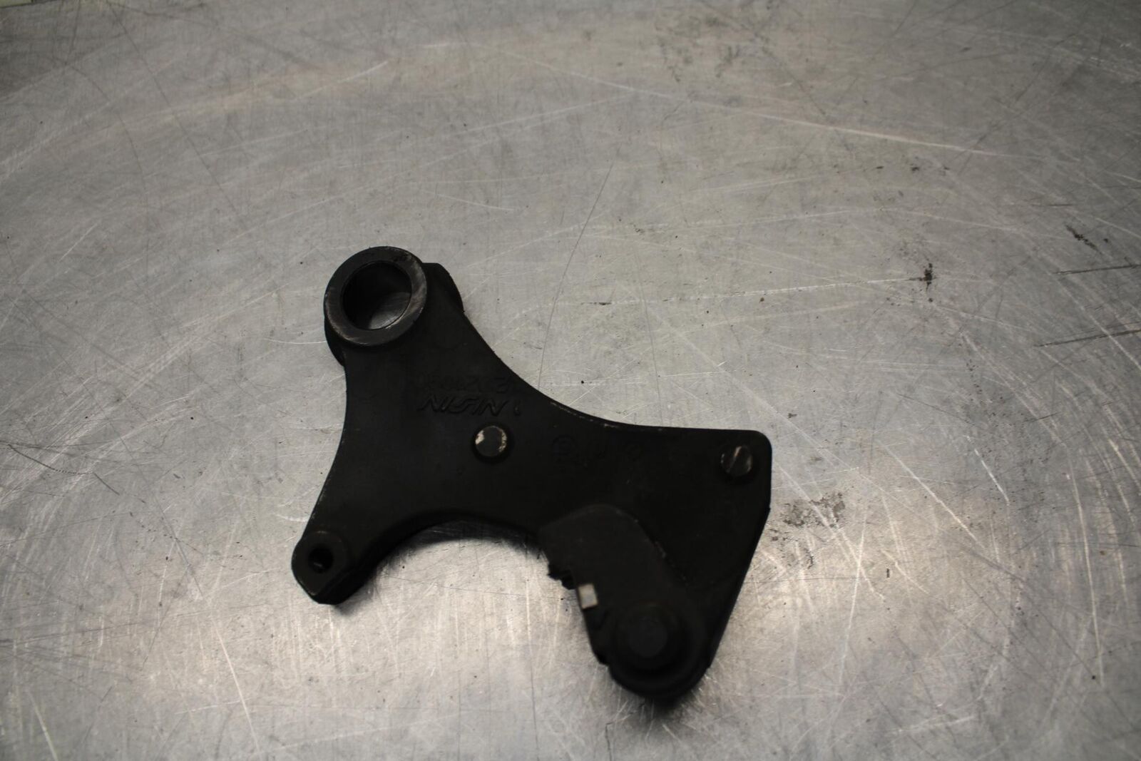 06-07 TRIUMPH DAYTONA 675 DAYTONA 675 REAR BRAKE CALIPER HANGER  MOUNTING BB441