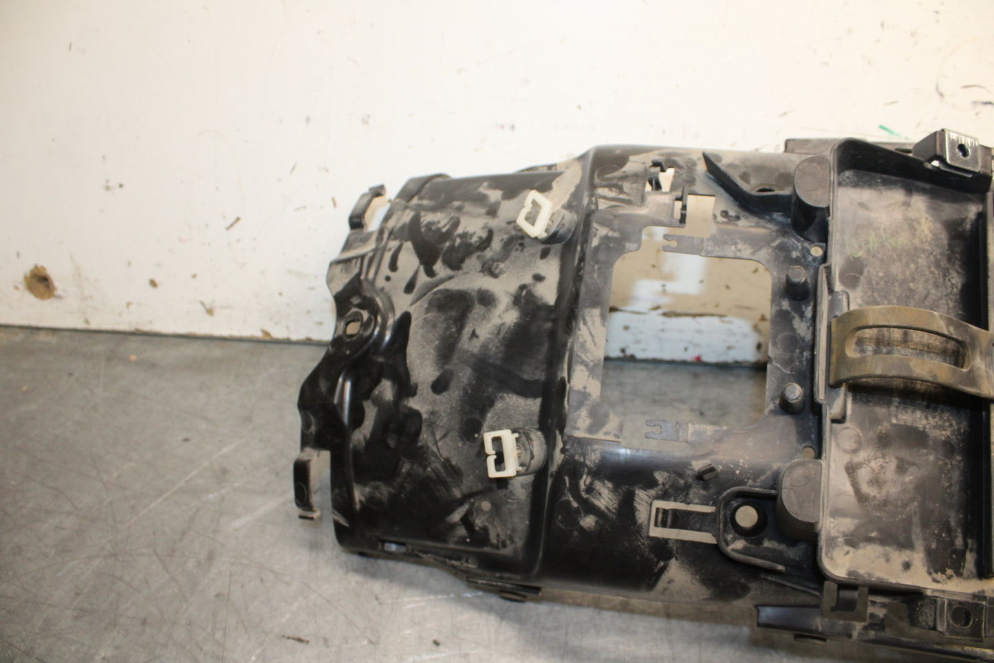 16-17 KAWASAKI VULCAN S 650 EN650 ABS BATTERY TRAY BOX HOLDER BB731