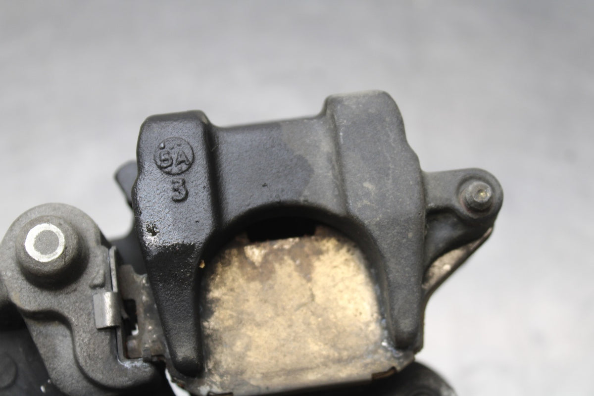 05 YAMAHA YZF R6 REAR BACK BRAKE CALIPER W MOUNT BRACKET BB858