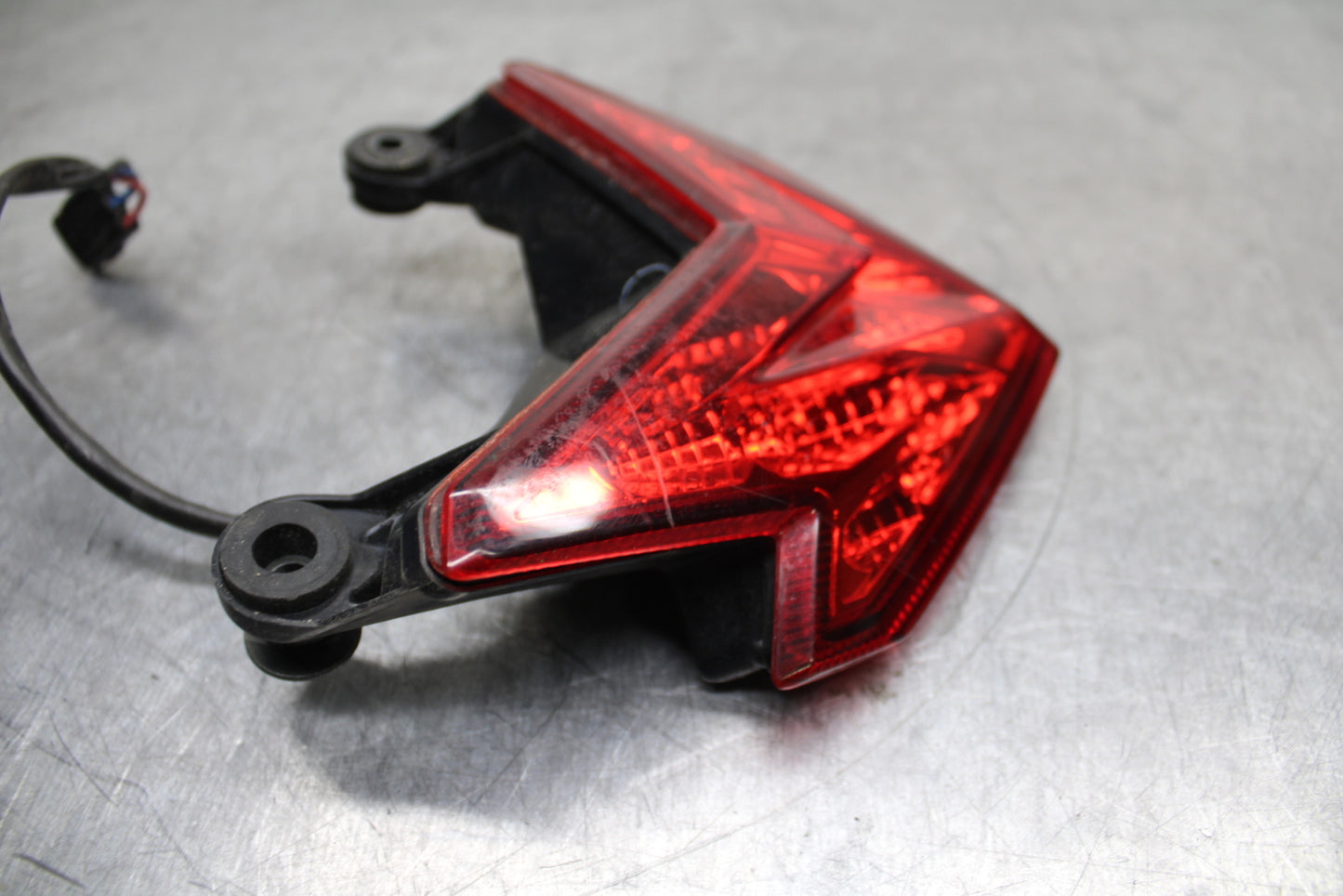 13-17 KAWASAKI NINJA ZX6R ZX636E REAR TAIL TAILLIGHT BACK BRAKE LIGHT BB735