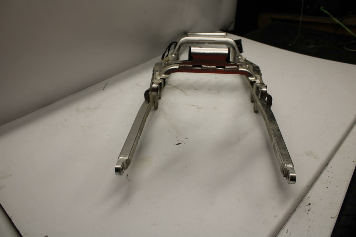 99 YAMAHA YZF R6 REAR SUBFRAME BACK SUB FRAME 5EB-21190-01-00 BB246