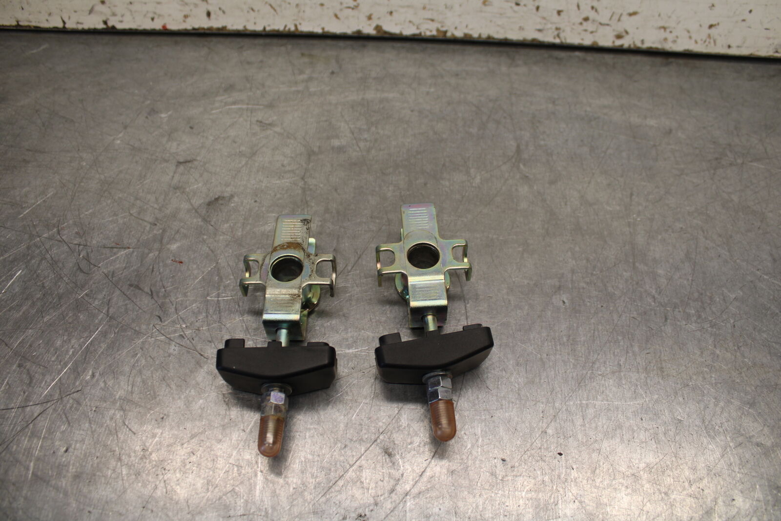 19-24 YAMAHA R3 SWINGARM CHAIN TENSIONER ADJUSTMENT BRACKETS  BB736