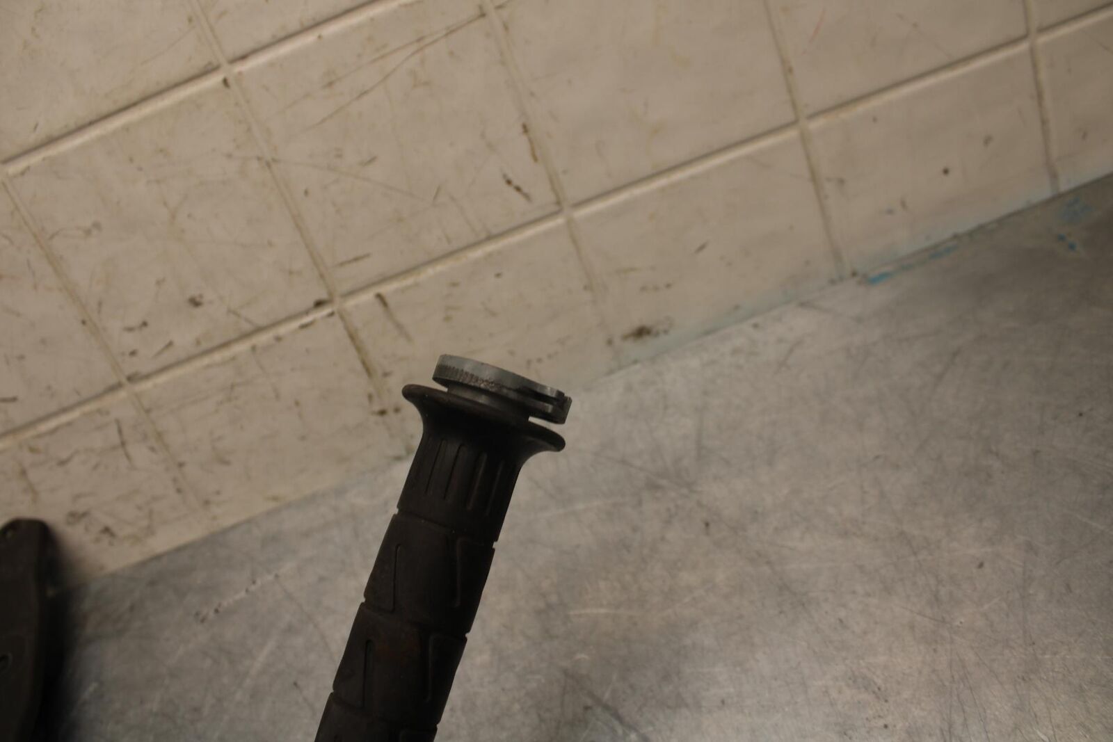 2003 Kawasaki Z1000 RIGHT THROTTLE GRIP 46019-0001 BB35