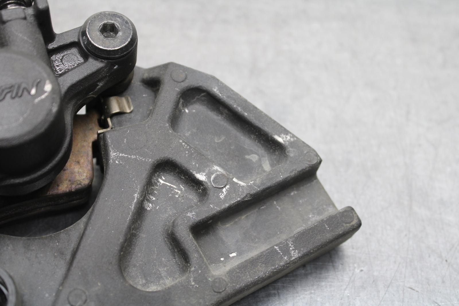 13-17 KAWASAKI NINJA ZX6R ZX636E REAR BACK BRAKE CALIPER W MOUNT BRACKET BB735