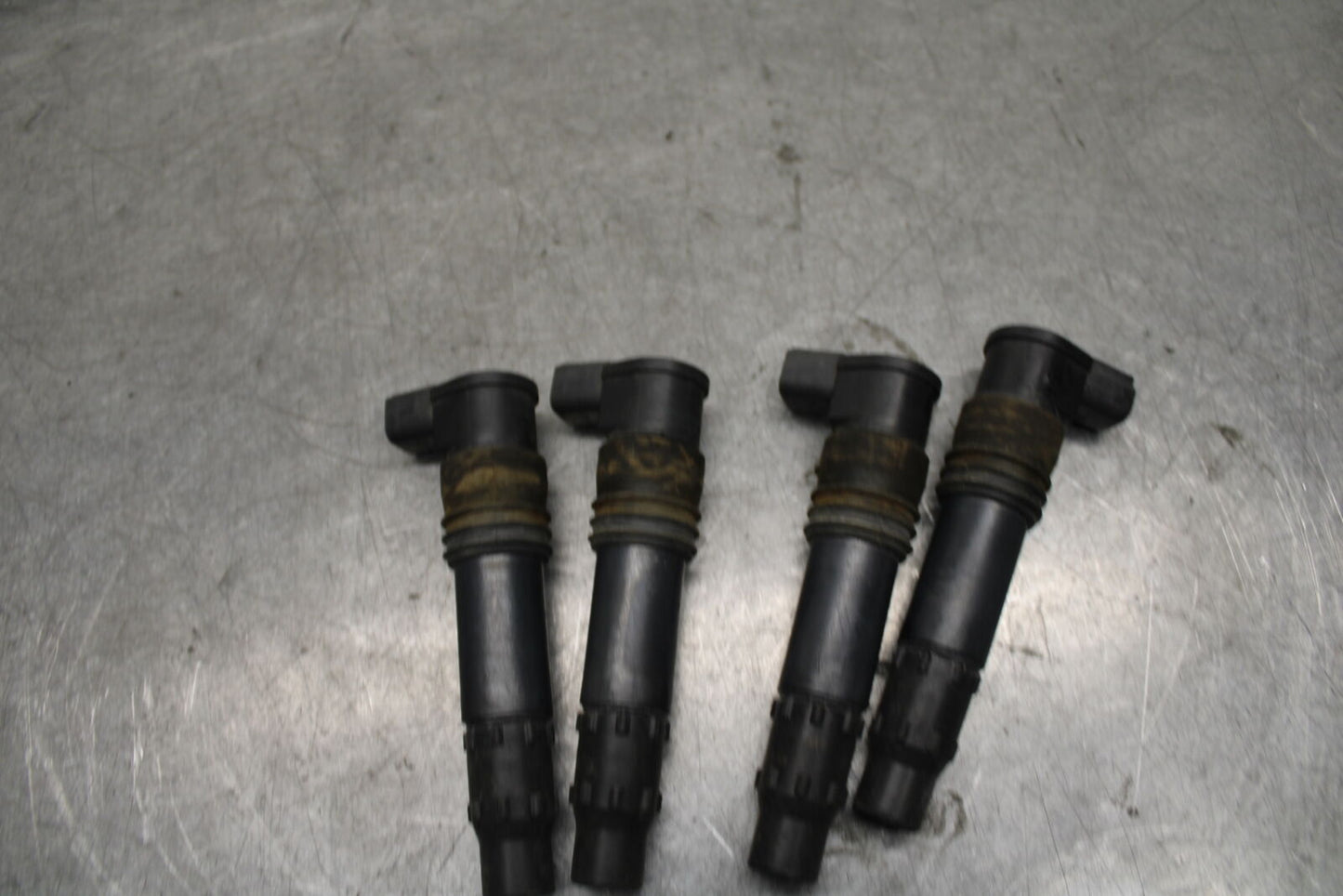 05-06 SUZUKI GSXR1000 IGNITION COILS COIL SPARK PLUG CAPS 33410-35F10 BB677