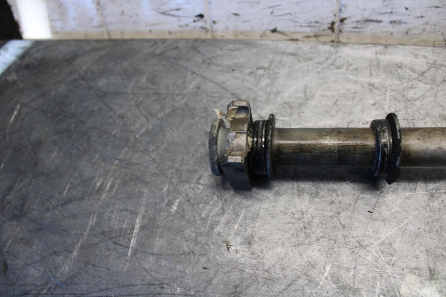 2007 Honda CBR600RR REAR AXLE BACK WHEEL RIM PIVOT BOLT AXEL 42301-MEE-D00 BB536