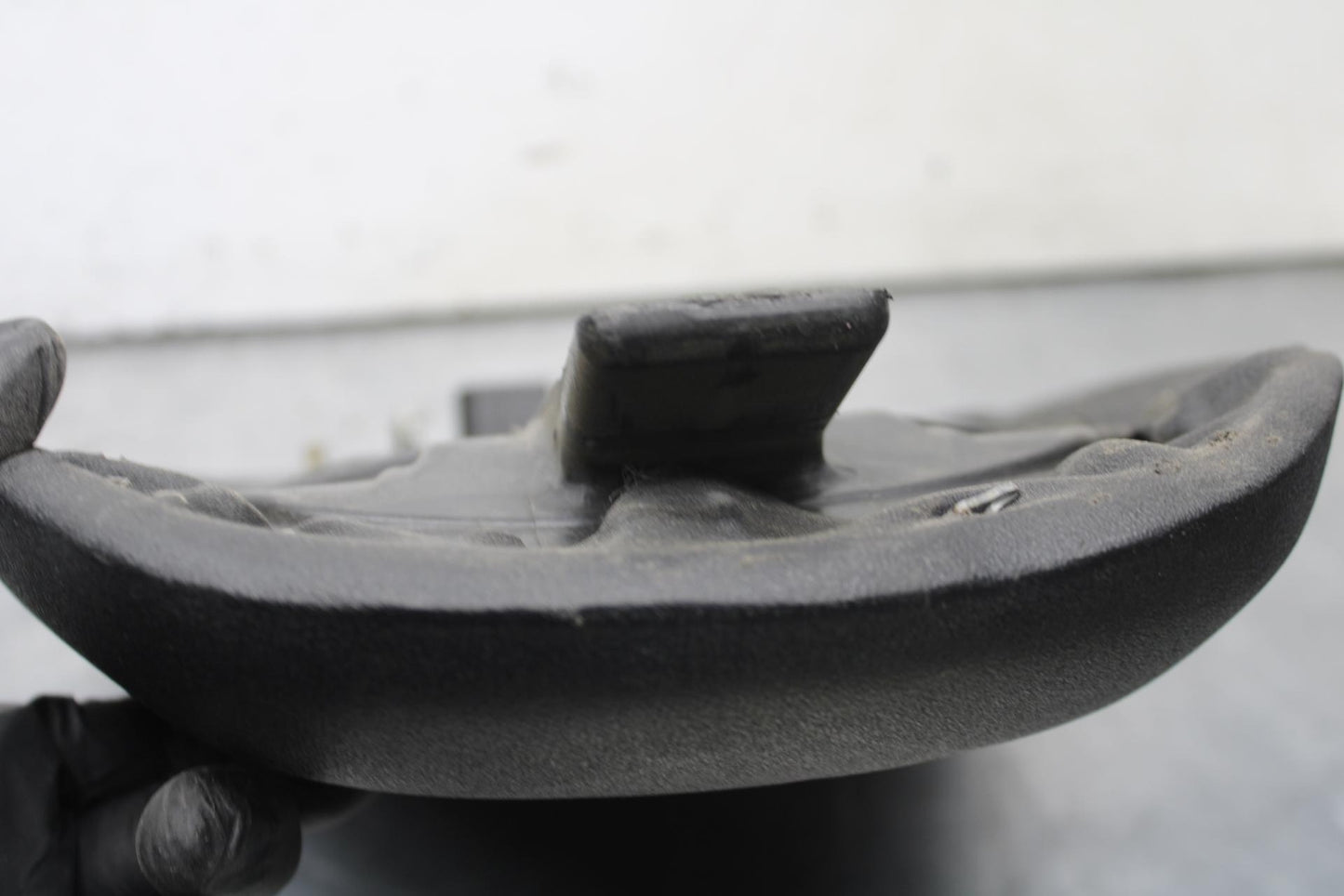01-03 SUZUKI GSXR600 REAR BACK PASSENGER TANDEM SEAT PAD SADDLE PILLION BB633