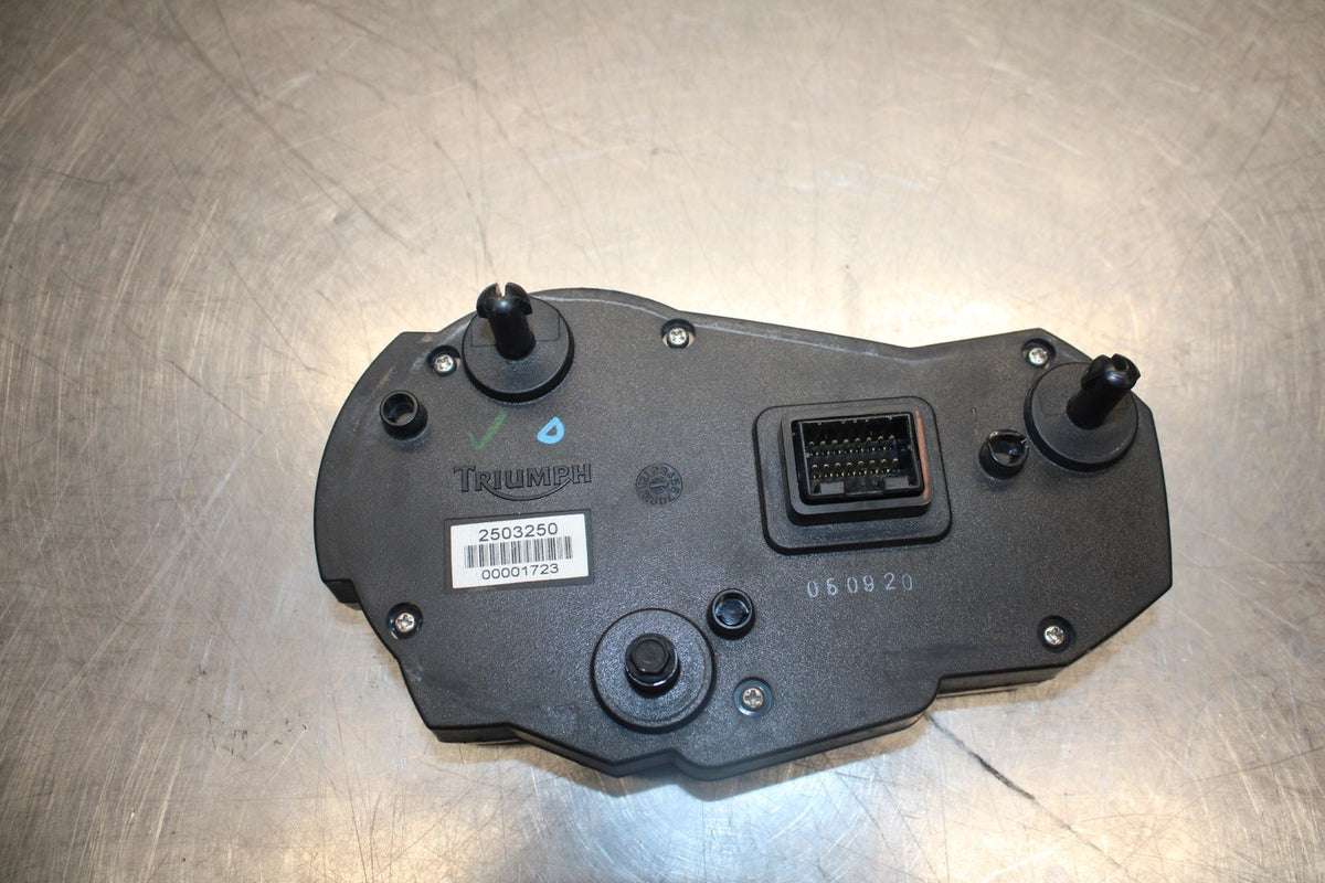 05-08 TRIUMPH SPEED TRIPLE 1050 SPEEDO GAUGES DISPLAY CLUSTER SPEEDOMETER BB933