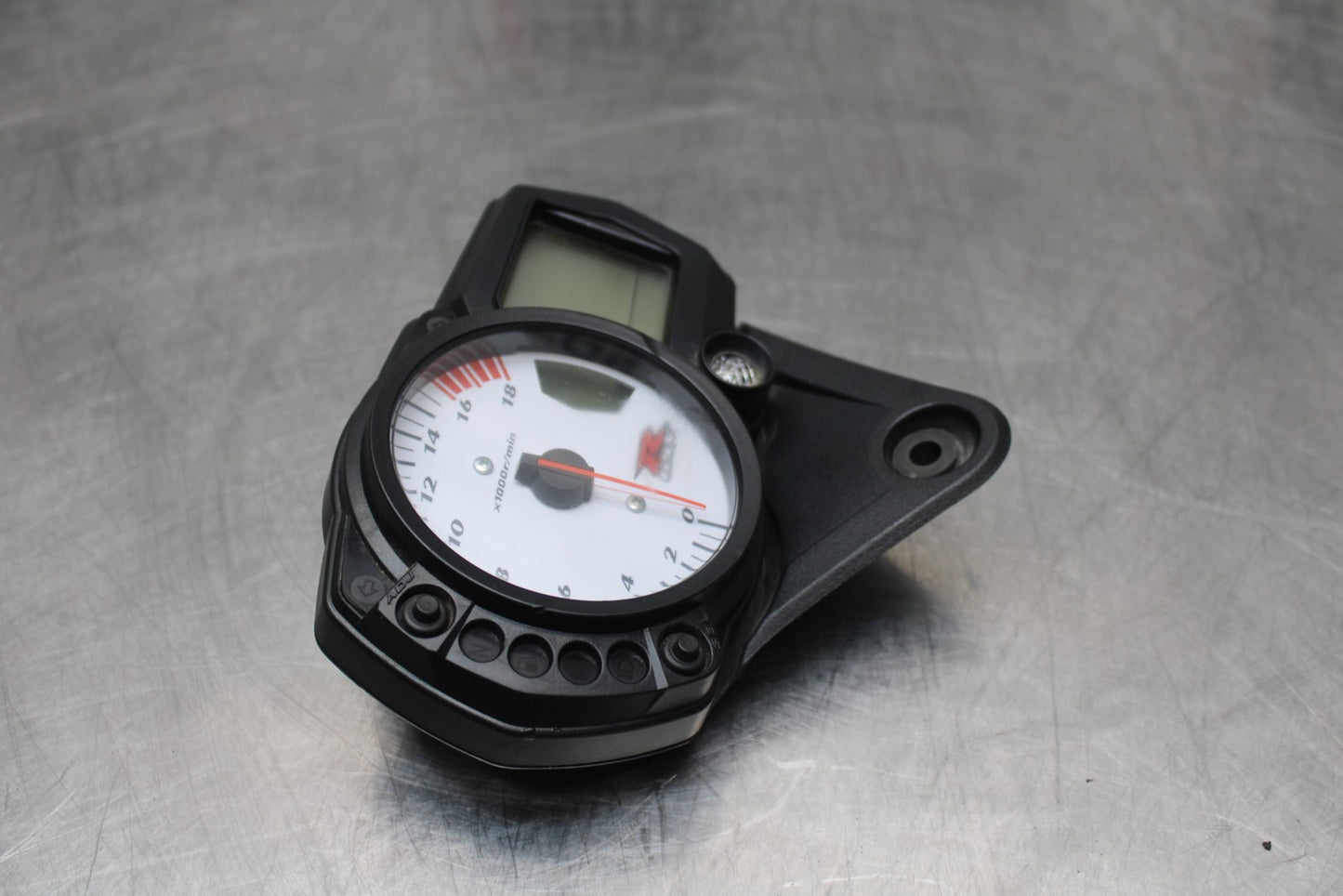 06-07 SUZUKI GSXR 600 SPEEDO GAUGES DISPLAY CLUSTER SPEEDOMETER TACHOMETER BB178