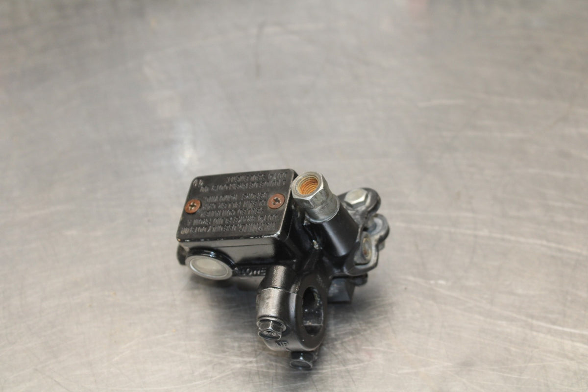 08 HONDA CBR125R FRONT BRAKE MASTER CYLINDER BB804