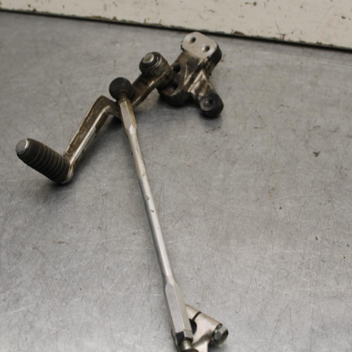 06-07 SUZUKI GSXR750 SHIFTER LINKAGE SHIFT LINK PEDAL  BB645