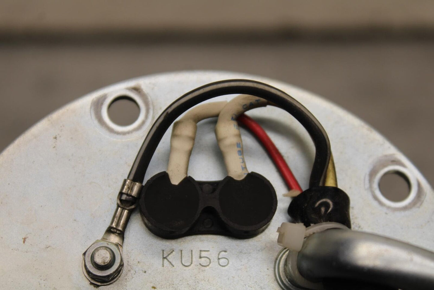 08-19 KAWASAKI NINJA ZX10R FUEL PUMP GAS PETROL SENDER UNIT BB633