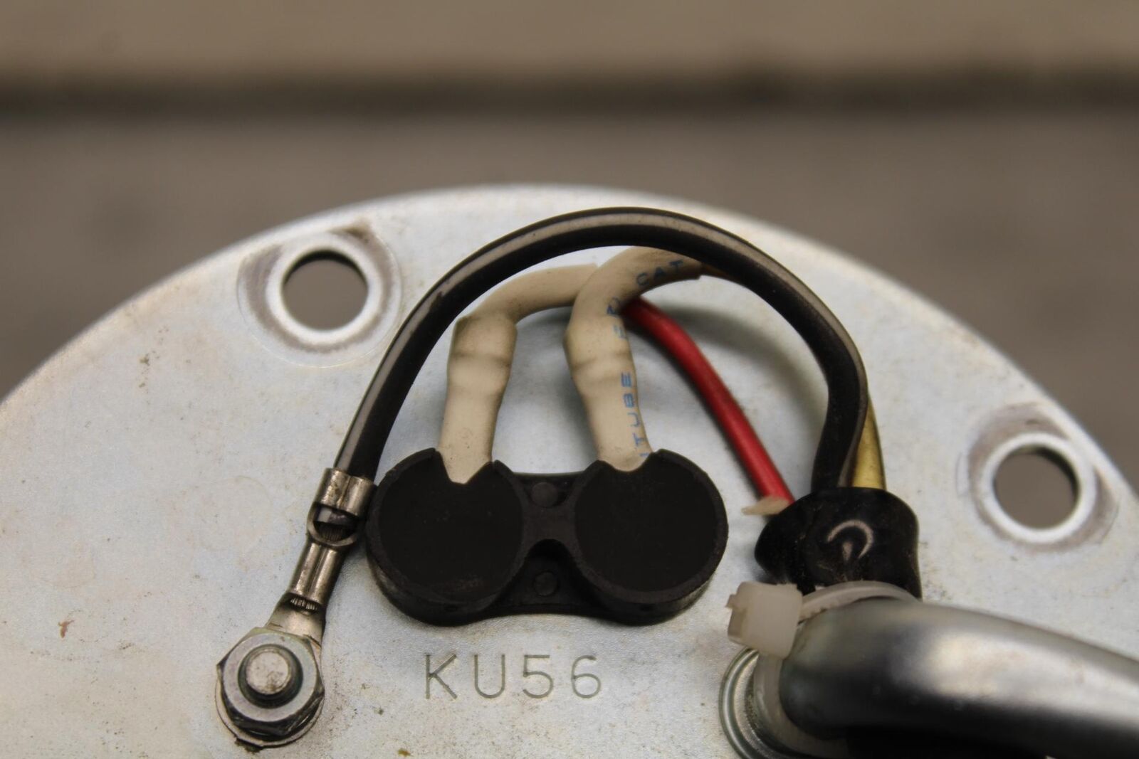 08-19 KAWASAKI NINJA ZX10R FUEL PUMP GAS PETROL SENDER UNIT BB633