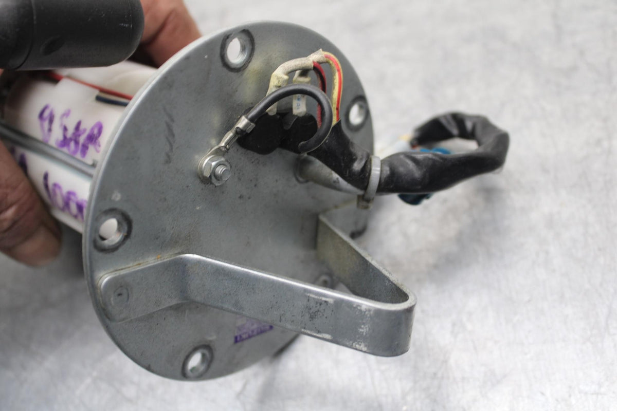 09-11 SUZUKI GSXR 1000 FUEL PUMP GAS PETROL SENDER UNIT 15100-47H00  BB96