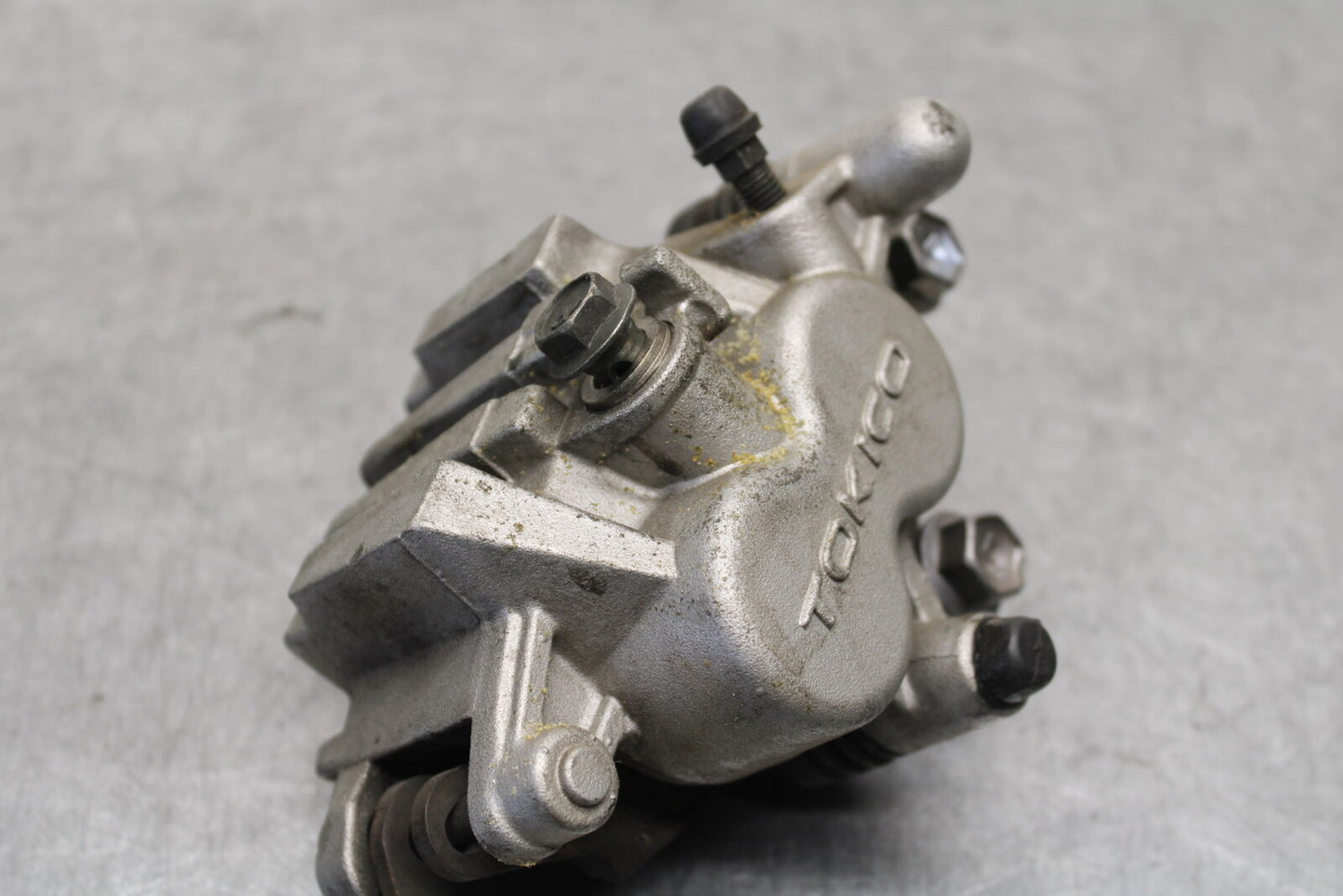 05-06 SUZUKI BOULEVARD M50 RIGHT FRONT BRAKE CALIPER 59100-33DB0-999 BB671