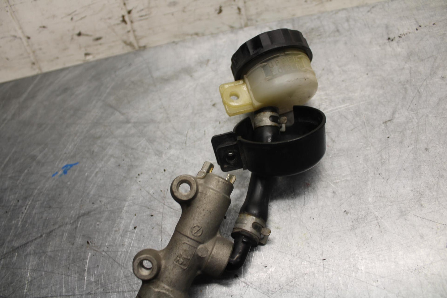 2003 Kawasaki Z1000 REAR BACK BRAKE MASTER CYLINDER W RESERVOIR 43015-1706 BB35