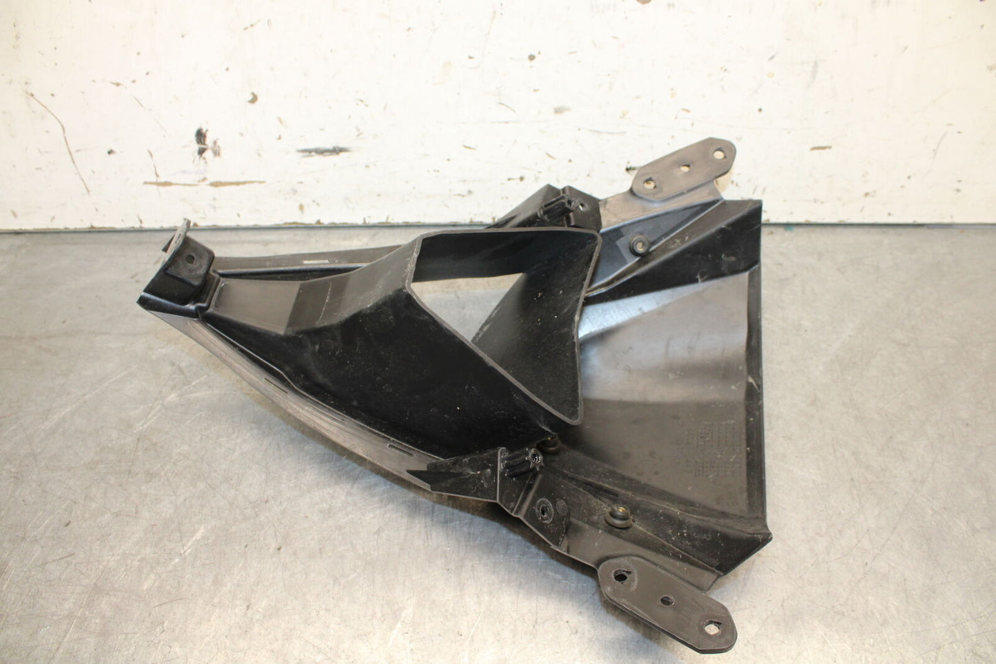 13-18 KAWASAKI NINJA ZX6R FRONT CENTER COWL FAIRING 55028-0443 BB666