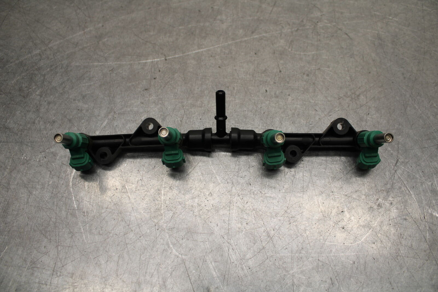 16 KAWASAKI NINJA ZX10R FUEL INJECTOR RAIL AIR BOX BB650