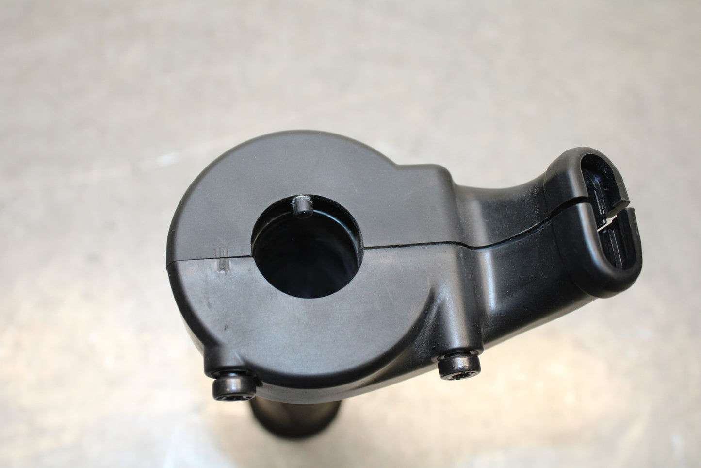 16 KAWASAKI NINJA ZX10R THROTTLE CABLE HOUSING AND TUBE BB650