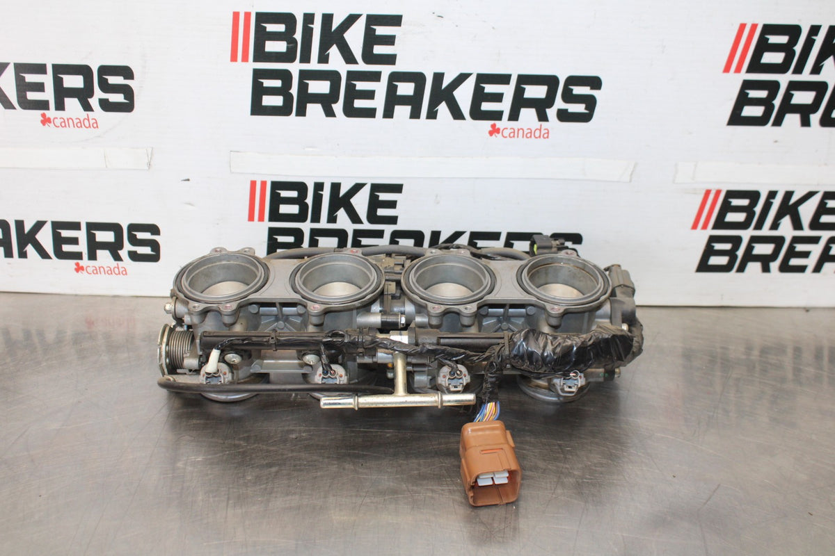 08 KAWASAKI NINJA ZX10R MAIN FUEL INJECTORS / THROTTLE BODIES BB902