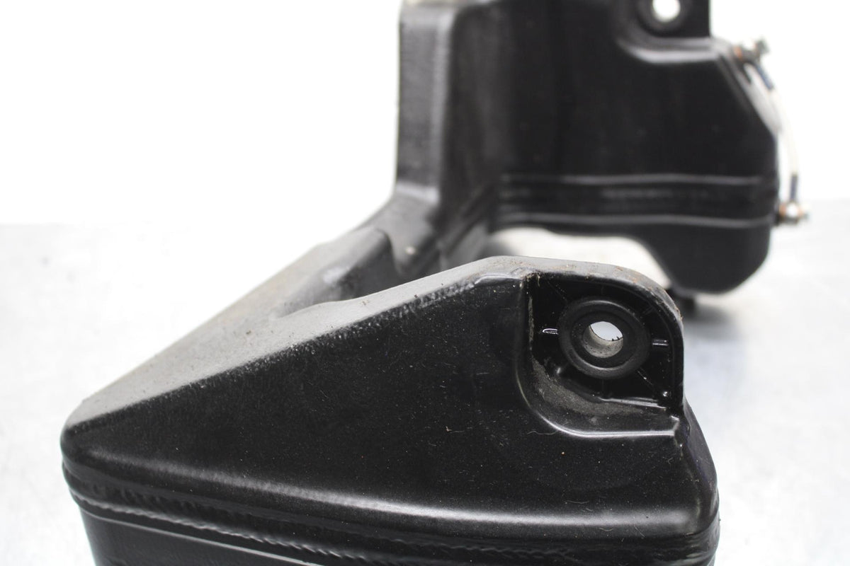 07-11 KTM  990 SUPER DUKE OIL TANK ENGINE RESEVOIR BB578