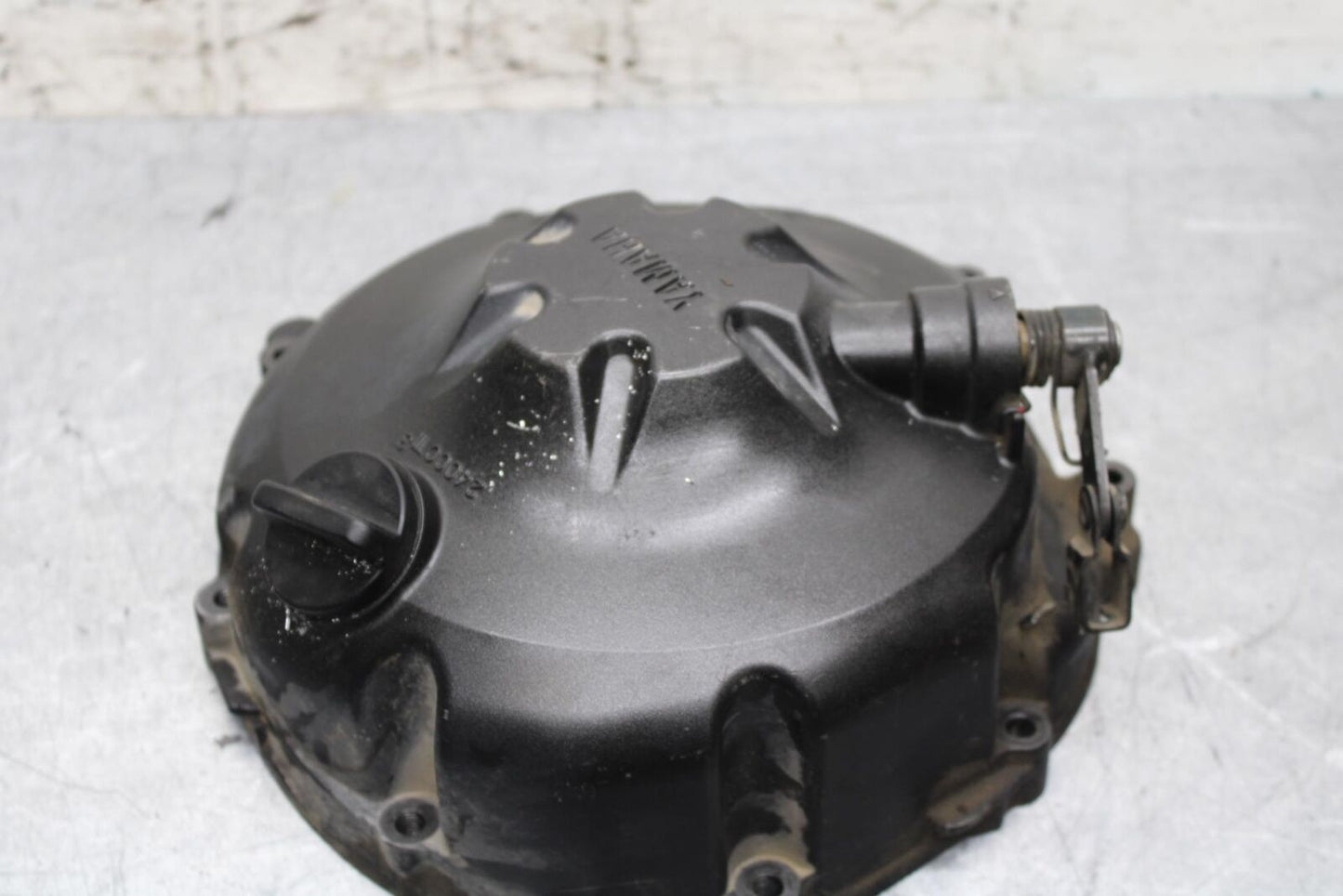 2006 Yamaha YZF R6 CLUTCH SIDE ENGINE MOTOR COVER 2C0-15421-00-00 BB560