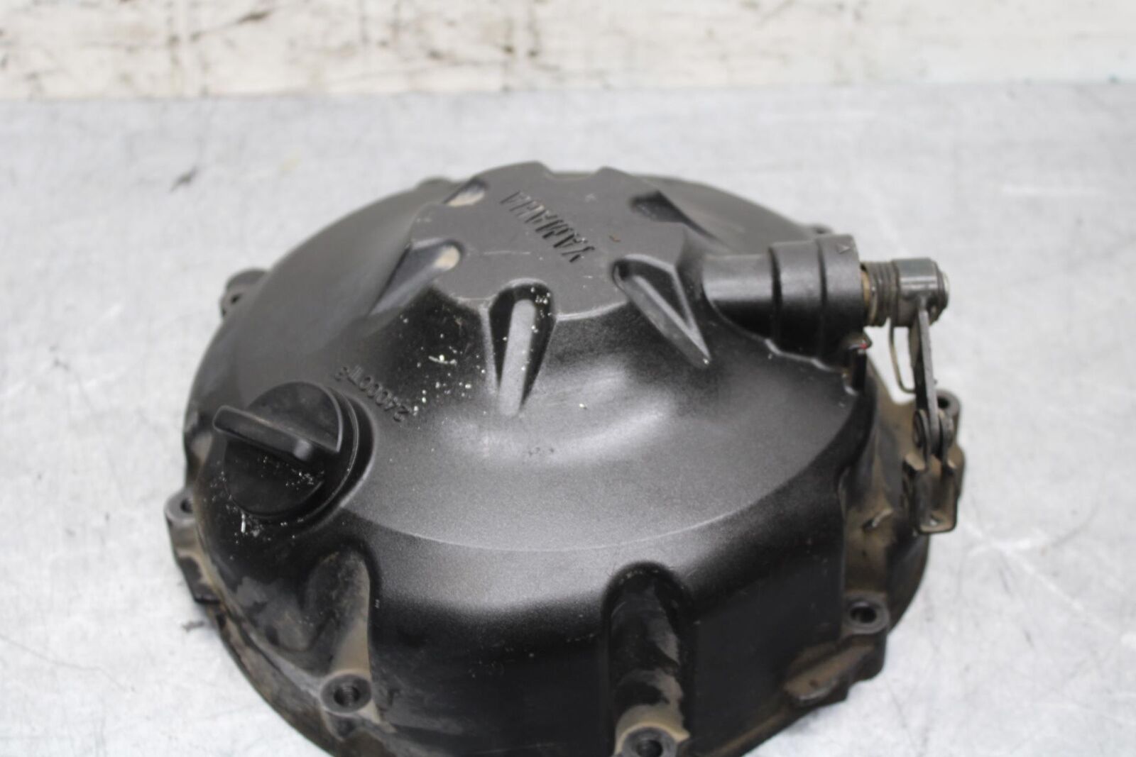 2006 Yamaha YZF R6 CLUTCH SIDE ENGINE MOTOR COVER 2C0-15421-00-00 BB560
