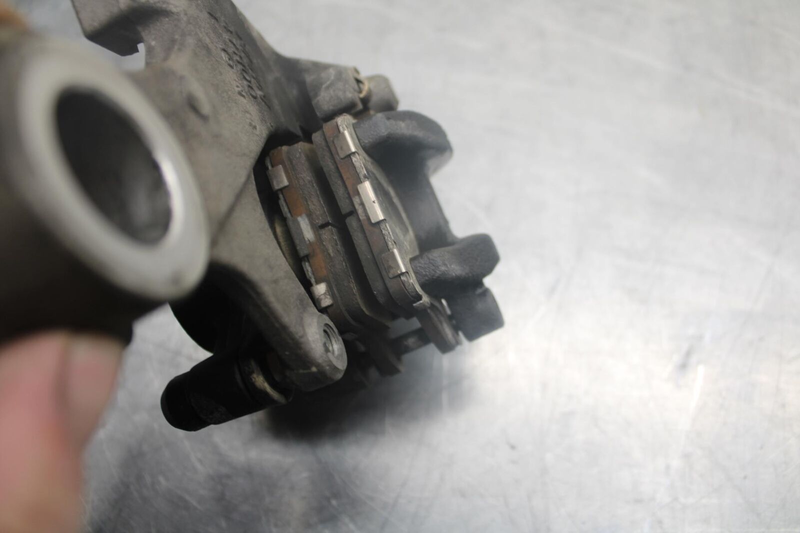 15-21 SUZUKI GSXR600 REAR BACK BRAKE CALIPER W MOUNT BRACKET BB460