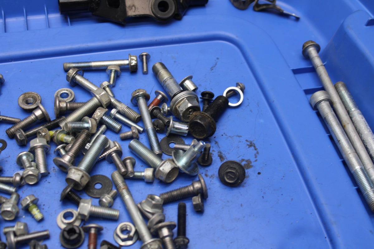 13 KAWASAKI NINJA 650 EX650F ABS BOLTS HARDWARE MOTOR SCREWS BB828