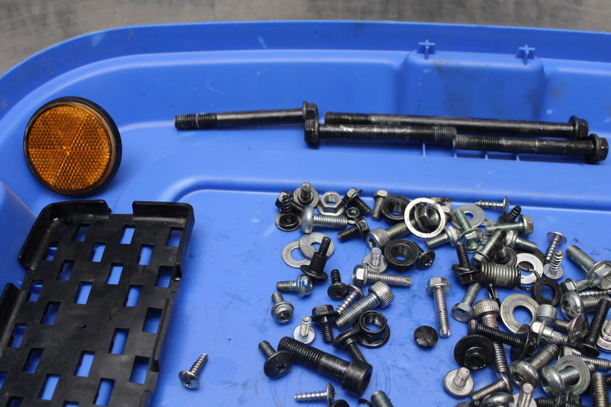 15 SUZUKI GW250F MOUNTING BOLTS HARDWARE MOTOR SCREWS BB789