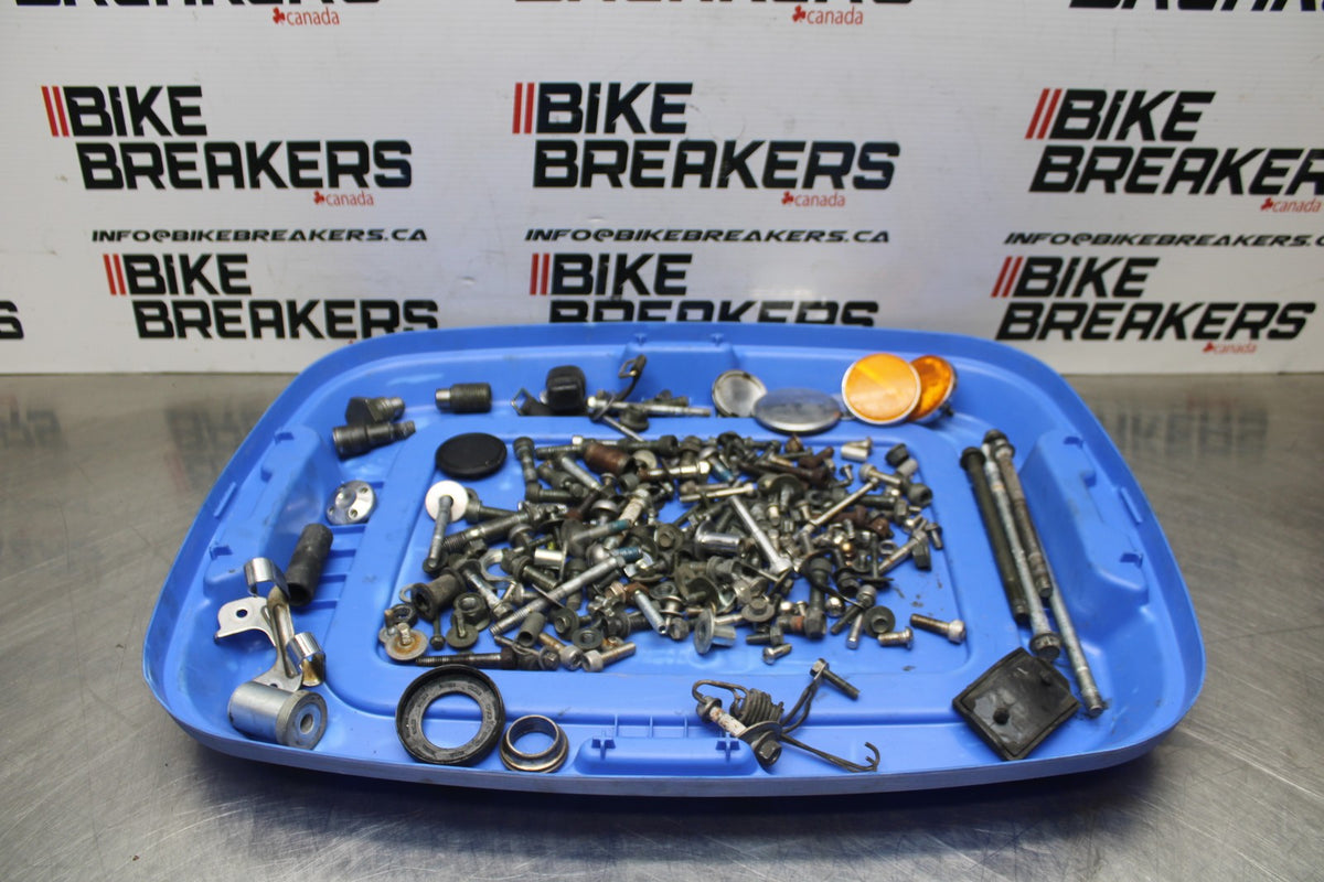 05-09 SUZUKI BOULEVARD C90 MOUNTING BOLTS HARDWARE MOTOR SCREWS BB791
